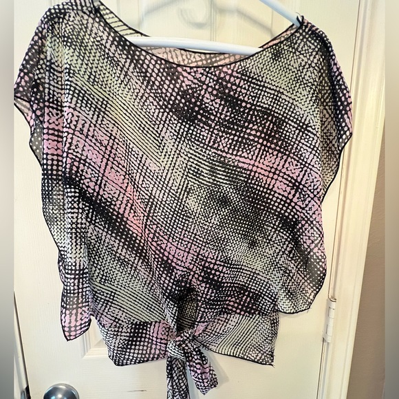 Soprano sheer contemporary top. No size but will fit XS or S. - Picture 2 of 4